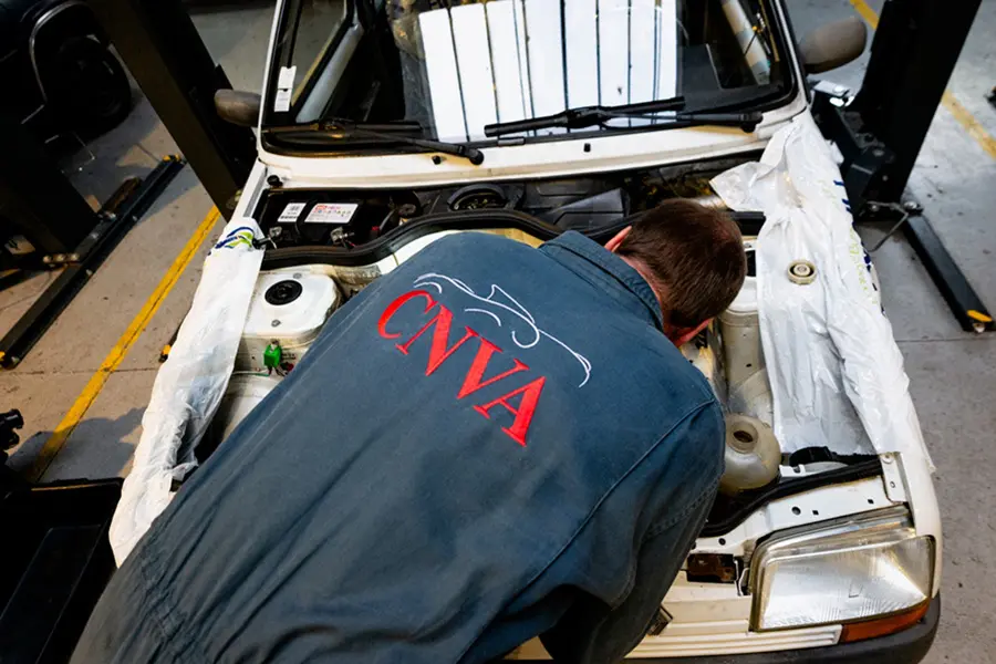 atelier moteur voiture ancienne